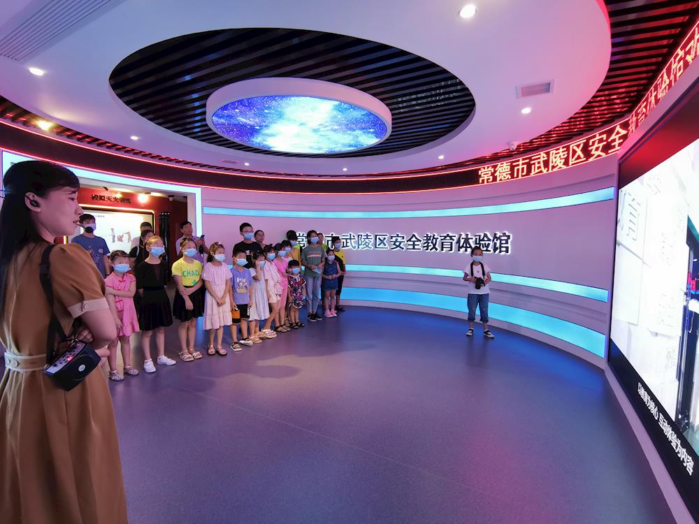 c56b690842d74f42a6335900272942c4.jpg c56b690842d74f42a6335900272942c4.jpg